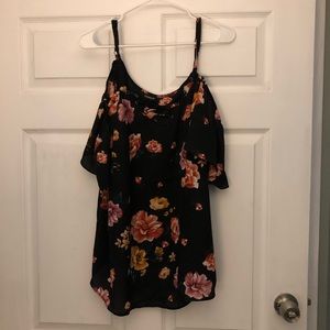 NWT Torrid Flutter Cold Shoulder Sleeve Top 1X